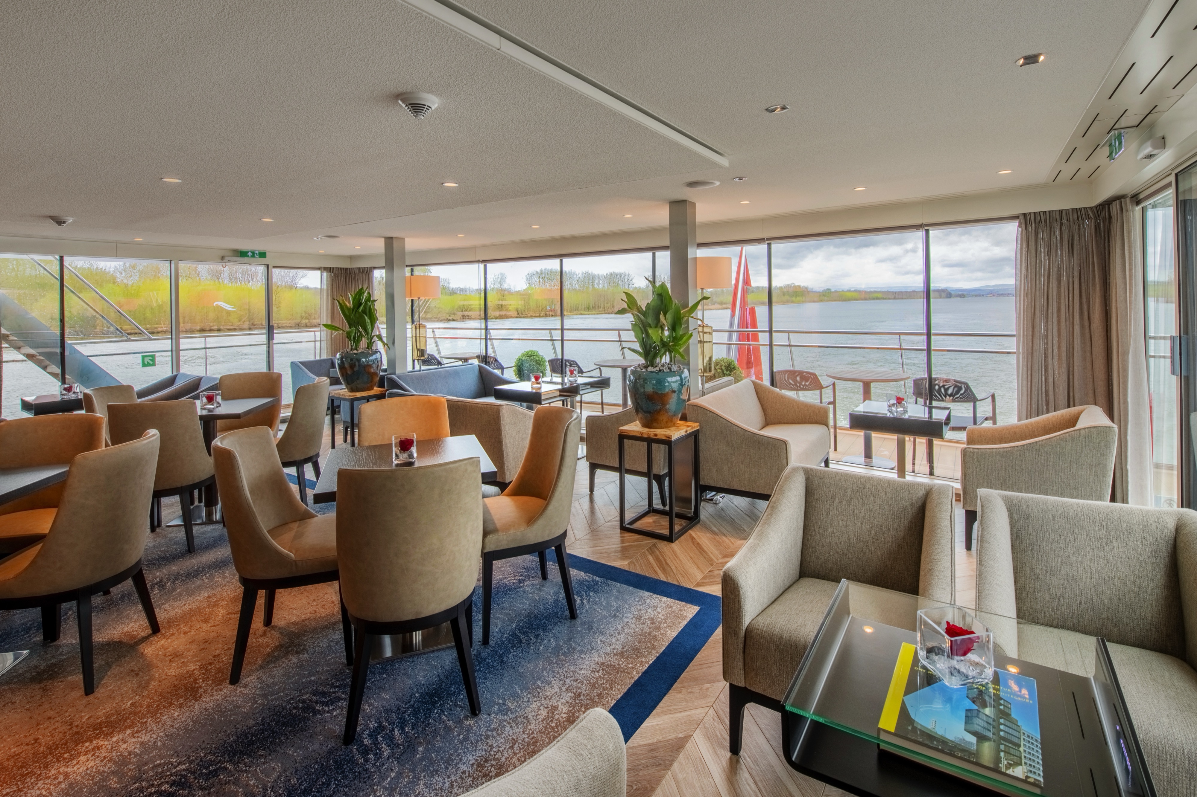 Avalon View - Club Lounge